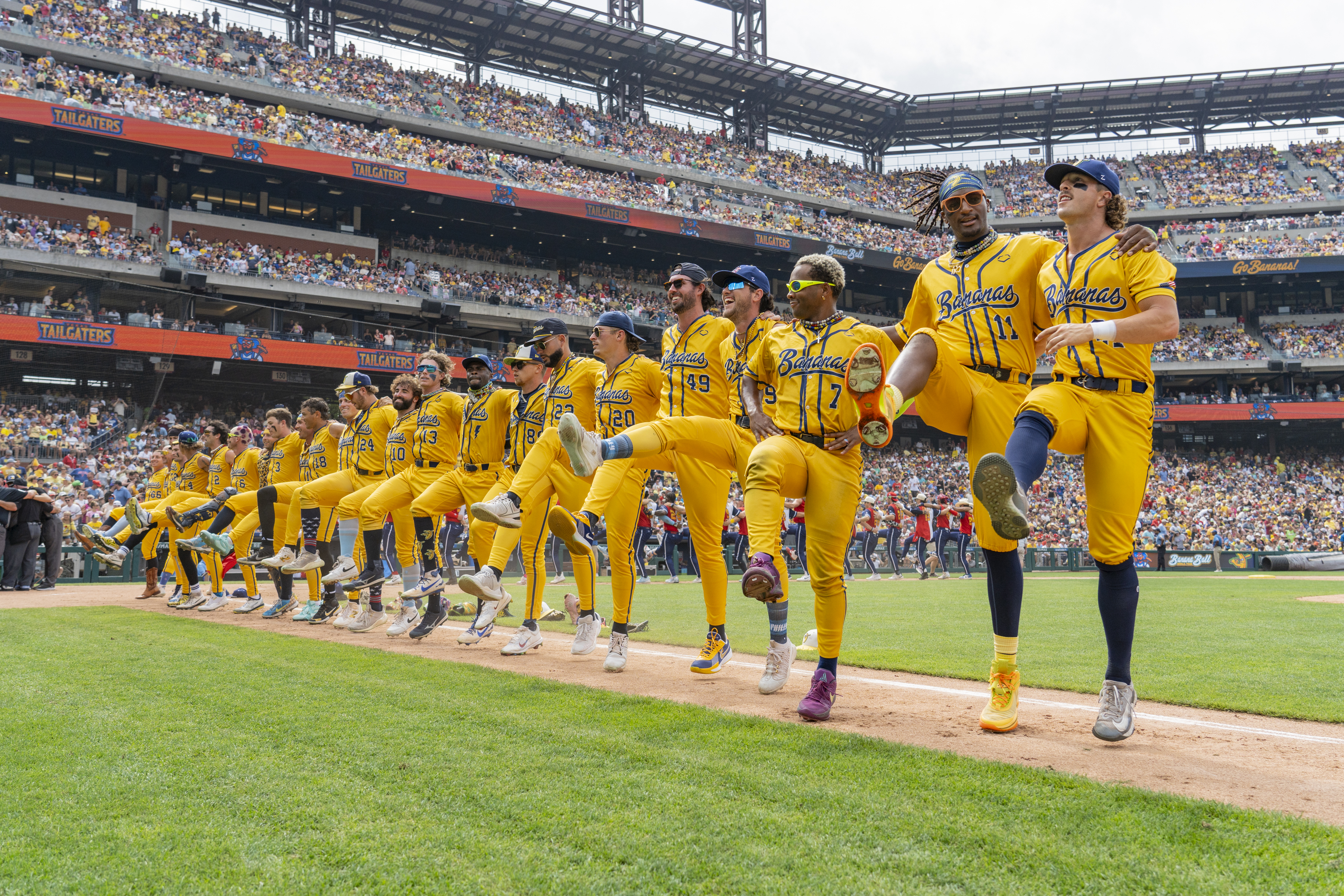 07.27.25_Philadelphia_Thunderstruck_AshSmithson